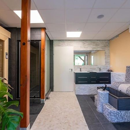 Wellness Studio Tiel Met Sauna En Jacuzzi Buitenkant foto