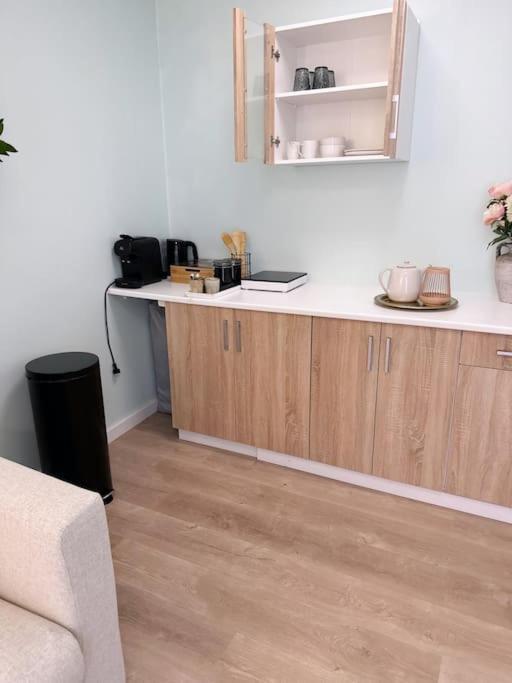 Wellness Studio Tiel Met Sauna En Jacuzzi Buitenkant foto